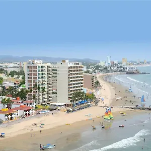 las-flores-beach-resort.mazatlan-hotels.com/
